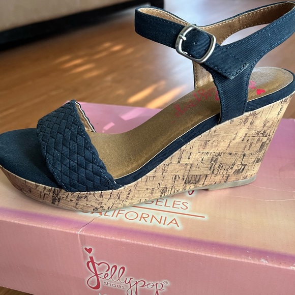 New - Picture 5 of 5